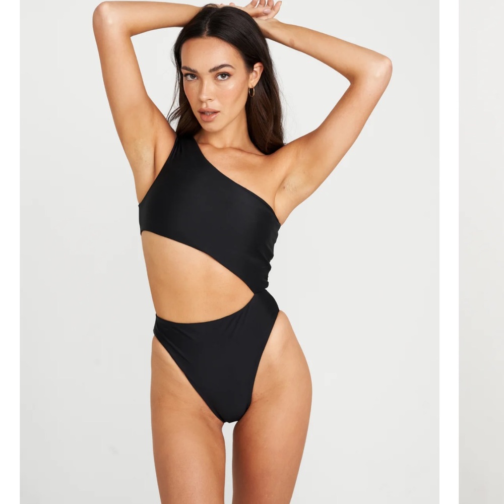 Nyud Black One-Shoulder Cut-Out One Piece